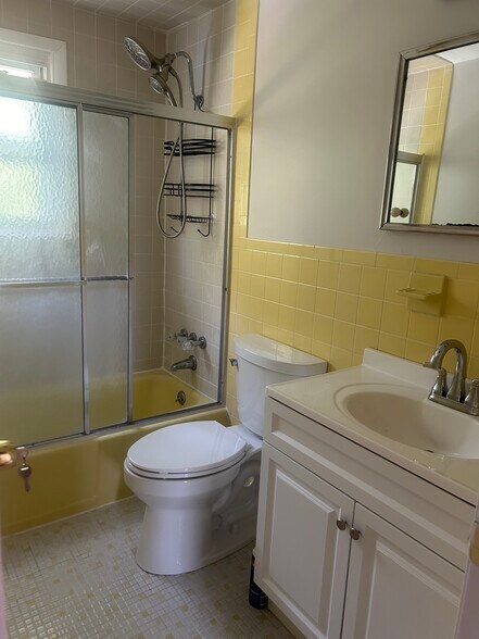 Building Photo - 14 Borman Dr