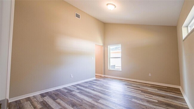 Building Photo - 44 Water Track Dr