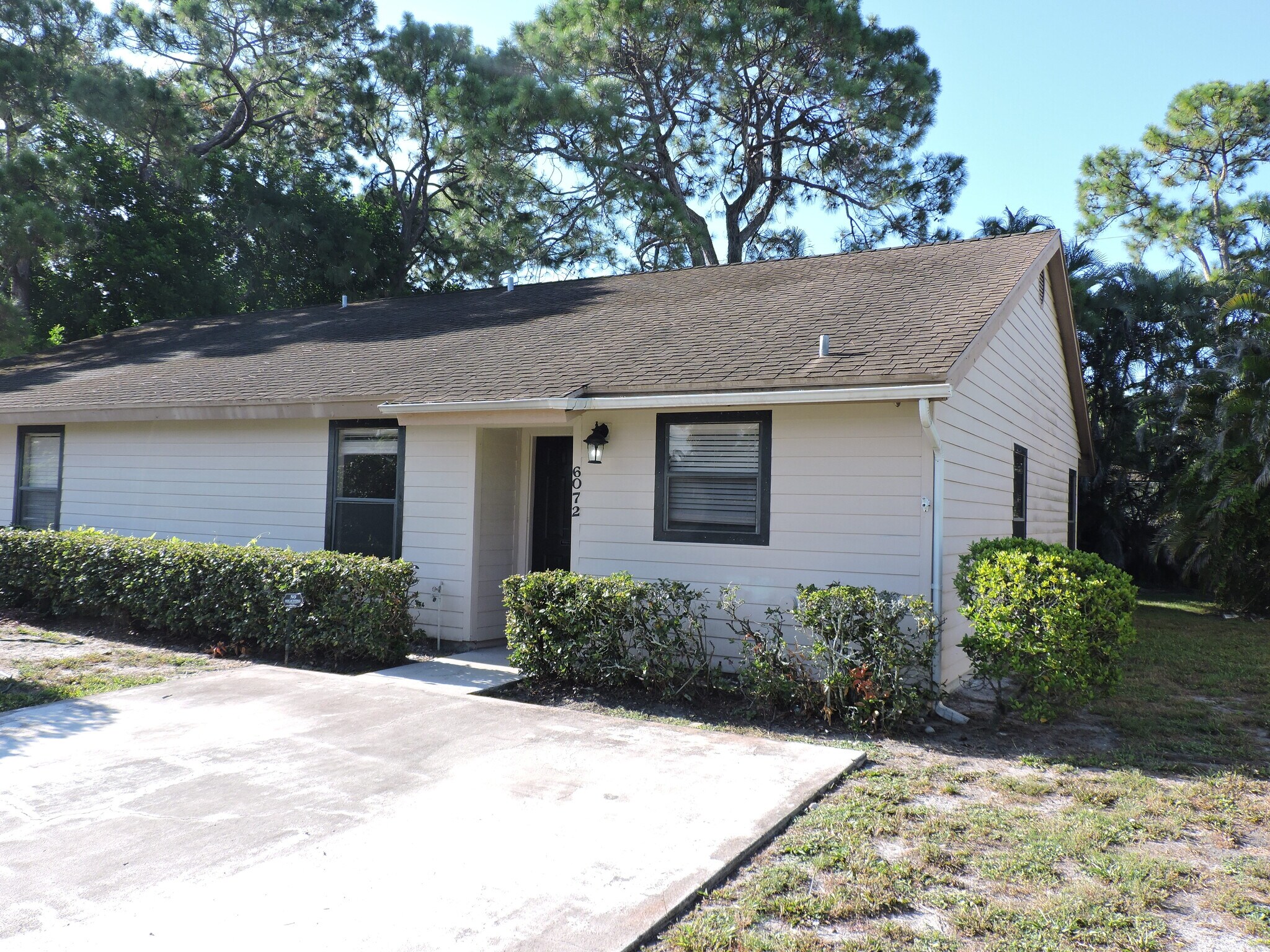 Building Photo - 6072 Roger St