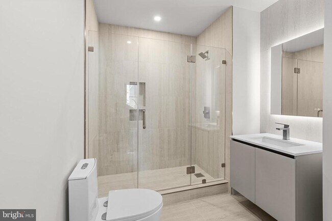 Building Photo - 2121 Ward Pl NW