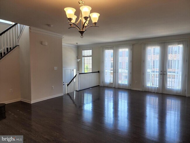 Building Photo - 25020 Cambridge Hl Ter