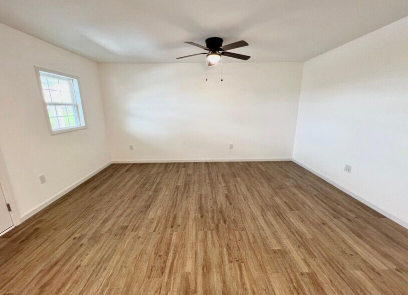 Building Photo - 6688 Bino Rd