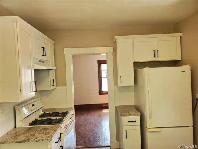 Building Photo - 1 Myrtle Ave