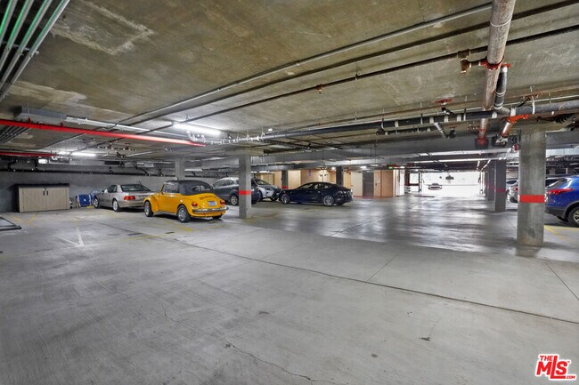 Building Photo - 16123 W Sunset Blvd