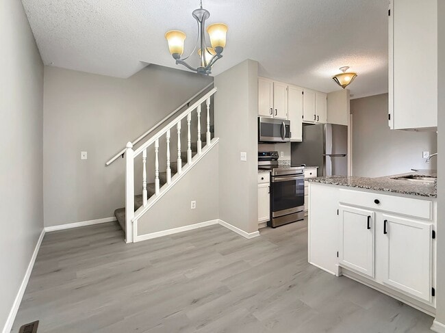 Building Photo - 14393 Estates Ave