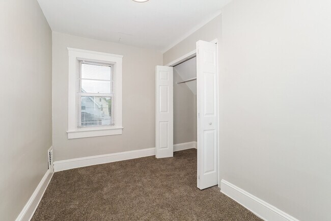 Building Photo - Charming 3-Bedroom Cleveland Home