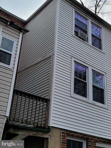 Building Photo - 1559 19th St N