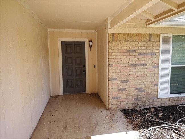 Building Photo - 11701 Shoshone Dr