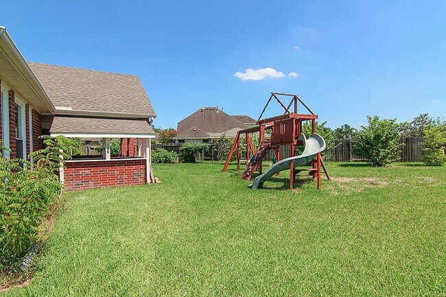 Building Photo - 2758 Laguna Pointe Dr