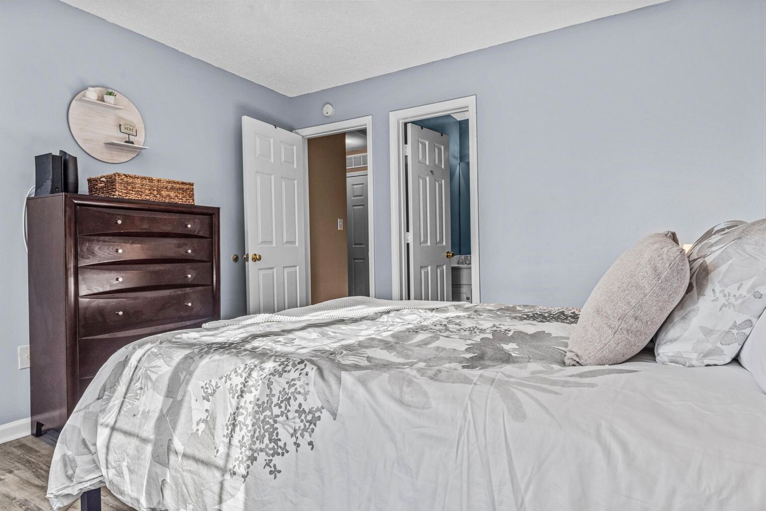 Building Photo - 100 Woodstone Dr