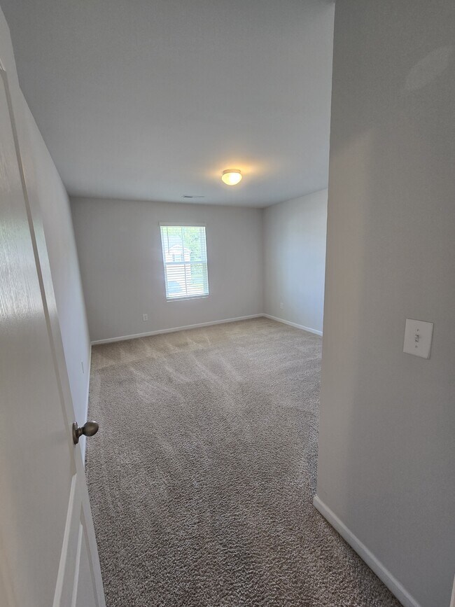 Building Photo - 129 Maple Tree Ln
