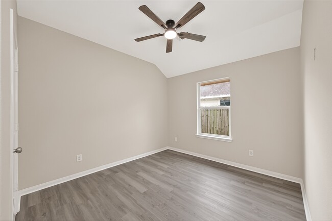 Building Photo - 21406 Forest Colony Dr