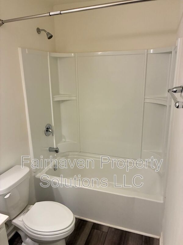 Building Photo - 1050 Paddington Dr