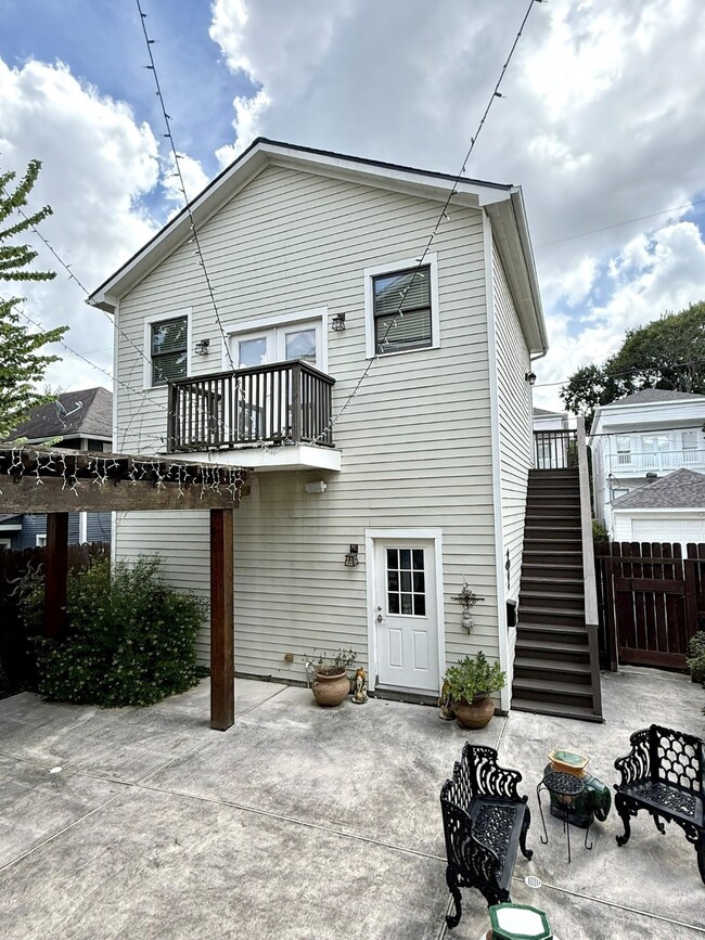 Primary Photo - 614 E 10 1/2 St