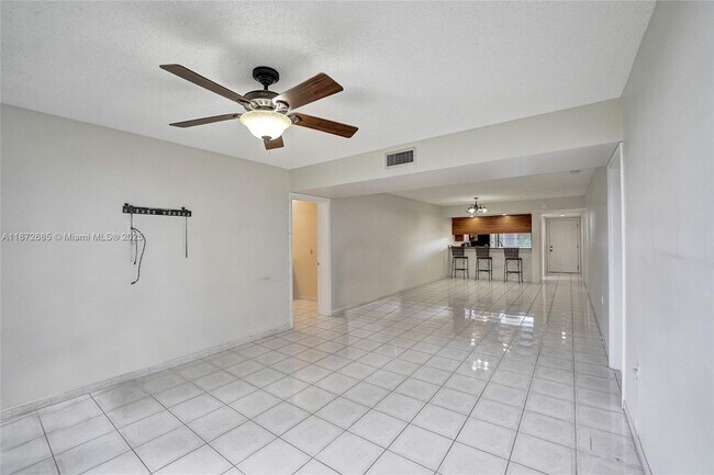 Building Photo - 1502 Whitehall Dr