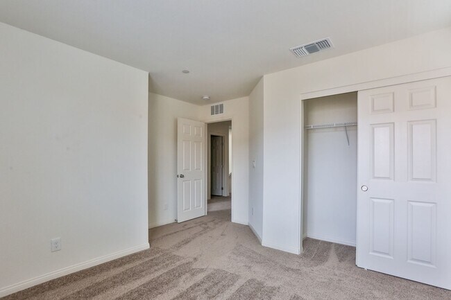 Building Photo - 3464 Covilha Ln