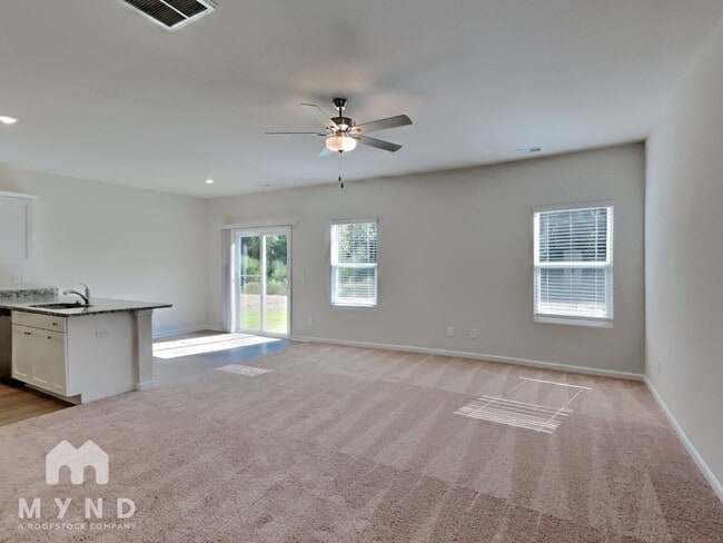 Building Photo - 168 Taverners Ln