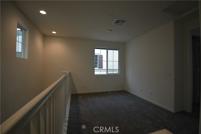 Building Photo - 16171 Paddock Ave