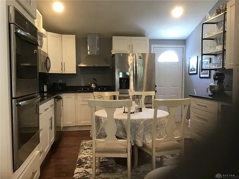 Gourmet kitchen with all stainless steel appliances - 3017 La Plata Dr