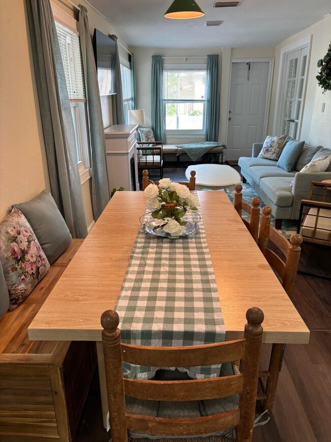 Building Photo - 336 SW 5th Ave