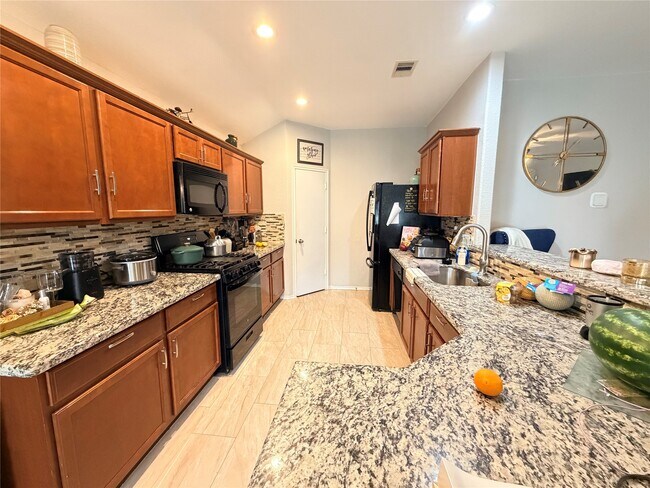 Building Photo - 1807 Emerson Ridge Dr