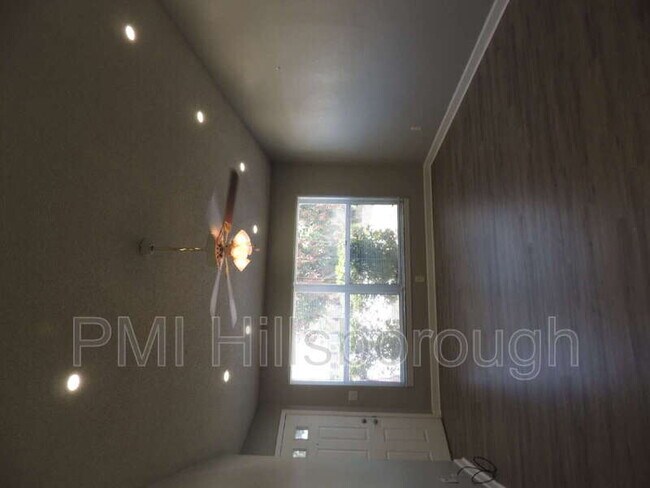 Building Photo - 944 Burlwood St