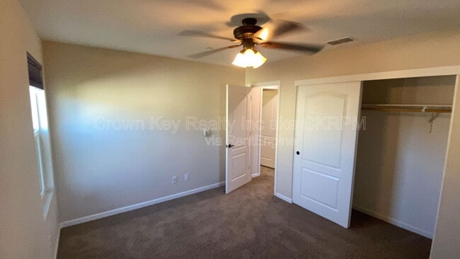 Building Photo - 172 W Viola St