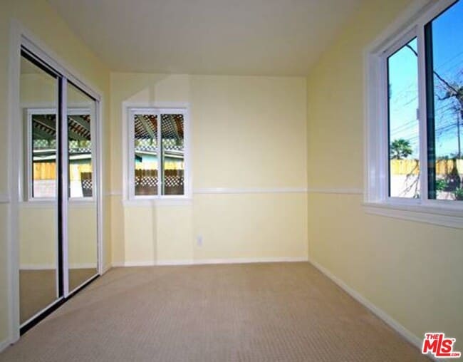 Building Photo - 3542 Greenwood Ave