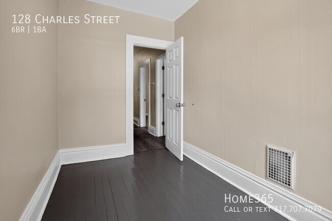 Building Photo - 128 Charles St