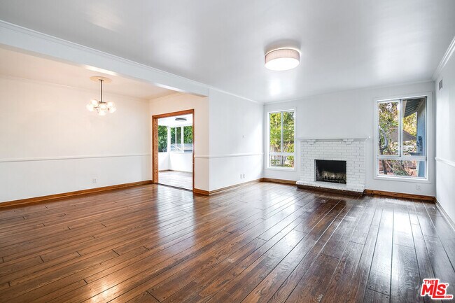 Building Photo - 2924 Manning Ave