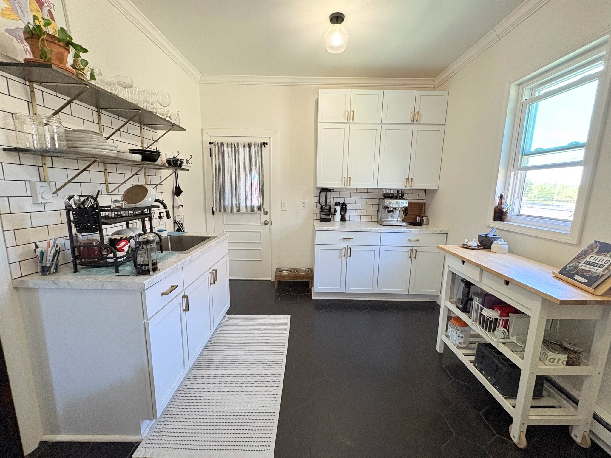 Kitchen - 2900 NE Tyler St