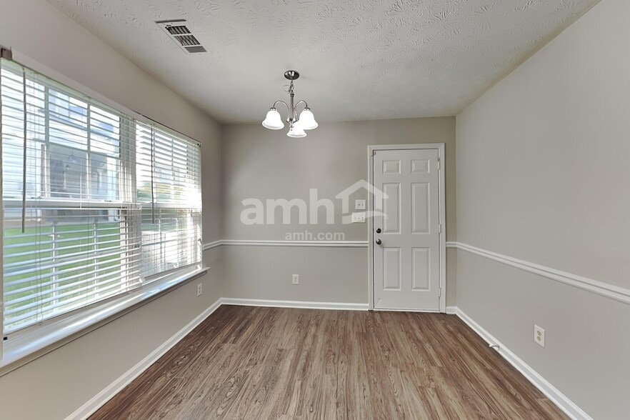 Building Photo - 1225 Stephens Pond View
