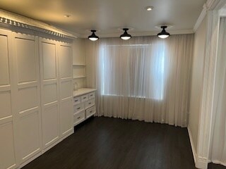 Building Photo - 16W764 Hawthorne Ct