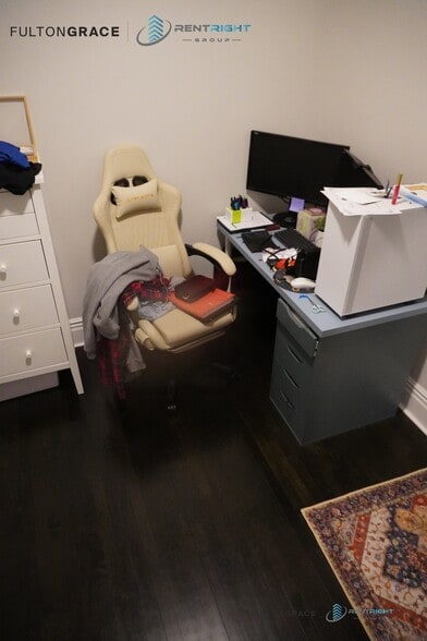 Building Photo - 2031 W 23rd St