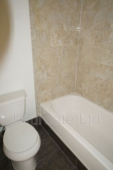 Building Photo - 777 N Washington St