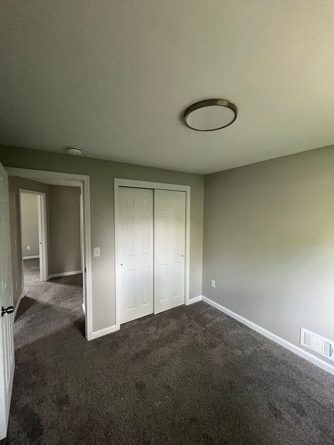 Building Photo - 41 Capri Dr