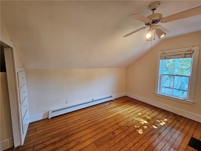 Building Photo - 10 Cherry St