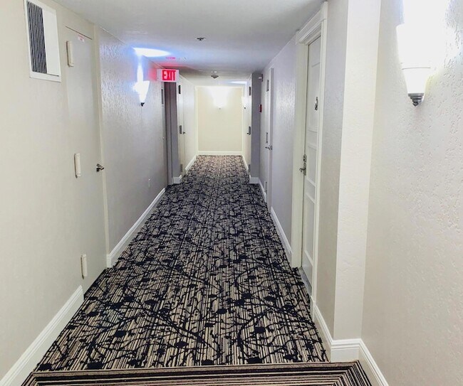 Building Photo - 4200 N Ocean Dr