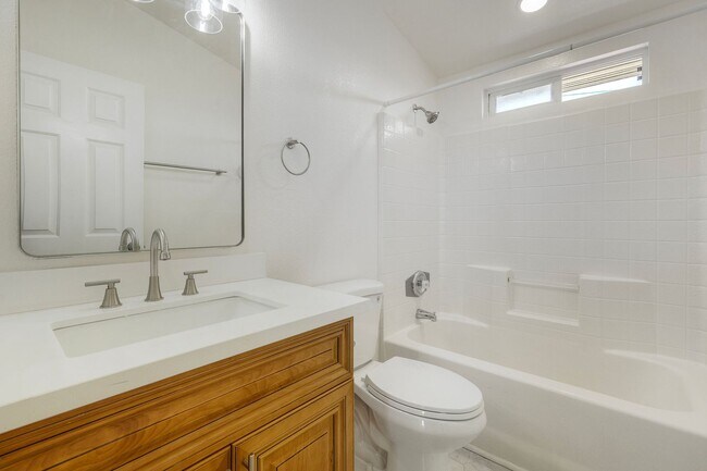Building Photo - 2241 Meadow Lark Dr