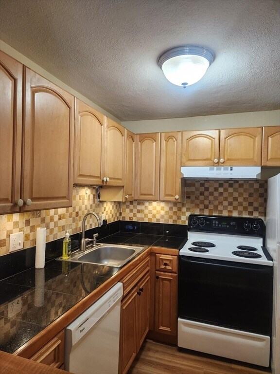 Building Photo - 135 Q E Main St