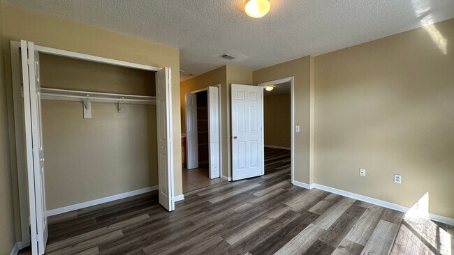 Building Photo - 112 Cory Ln