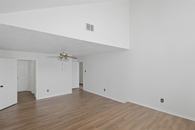 Building Photo - 13811 Crosshaven Dr