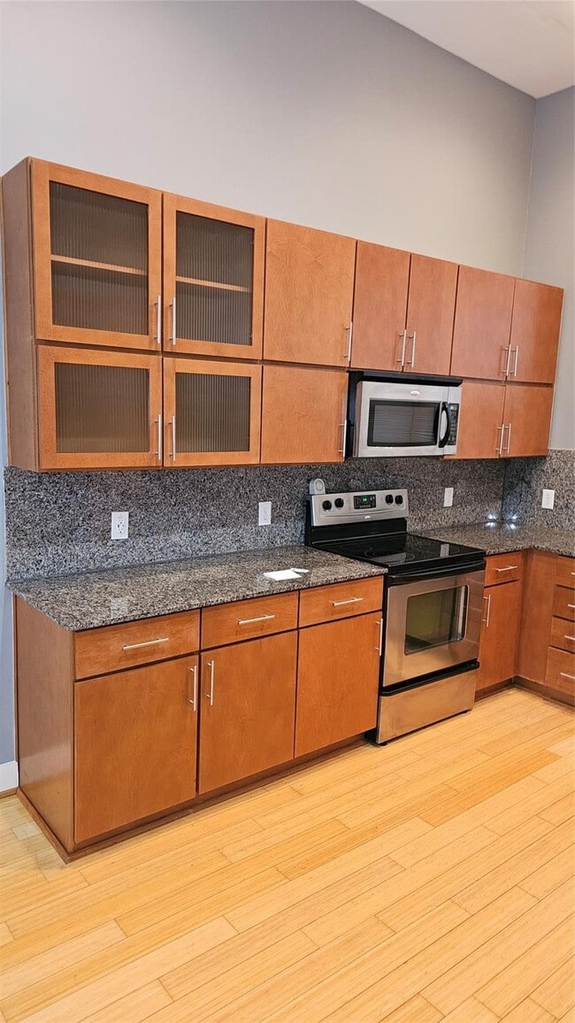 Building Photo - 2301 Camden Dr