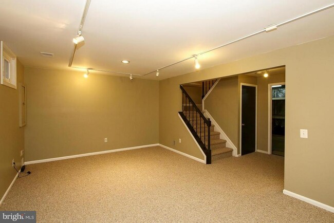 Building Photo - 153 Finale Terrace