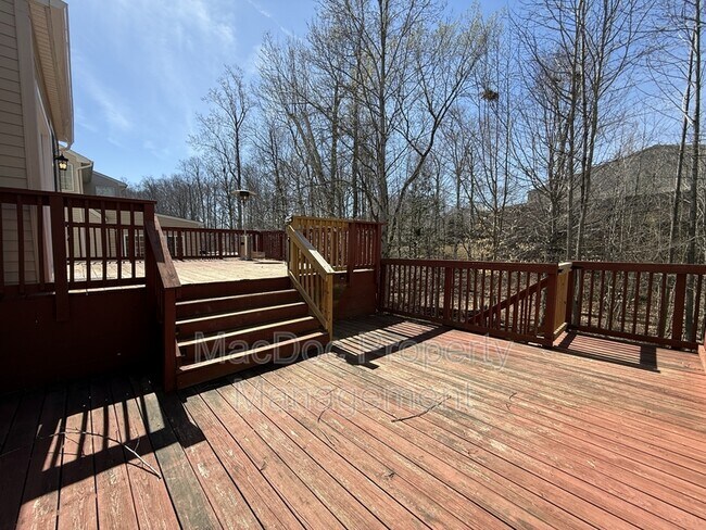 Building Photo - 14 Heatherbrook Ln