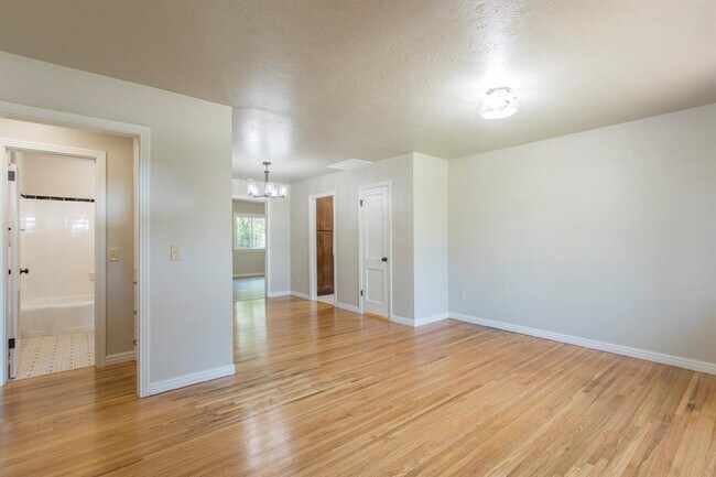Building Photo - 2928 NW 33rd St