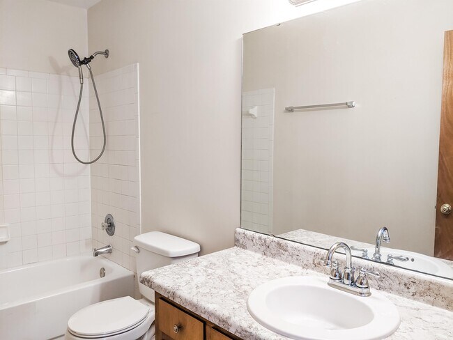 Building Photo - 1098 Rockbrook Ct