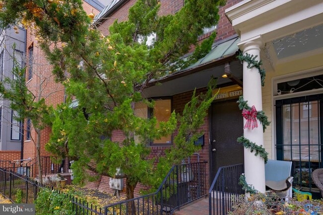 Building Photo - 1771 Swann St NW