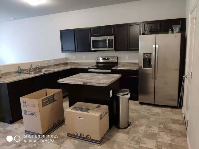 Building Photo - 7669 Grand Fir Pt