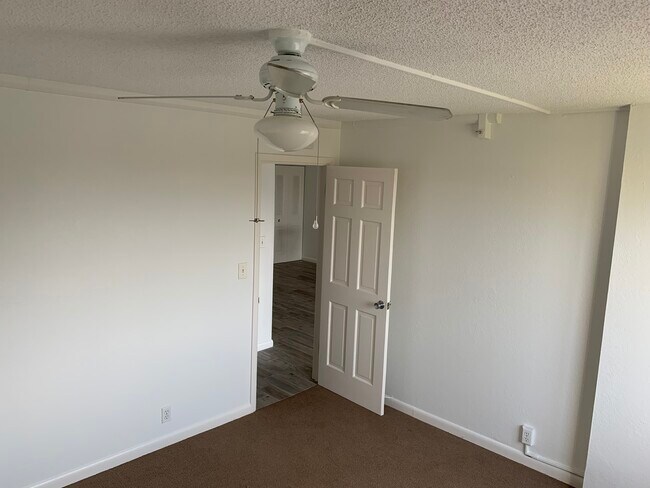 Building Photo - 255 Dolphin Point